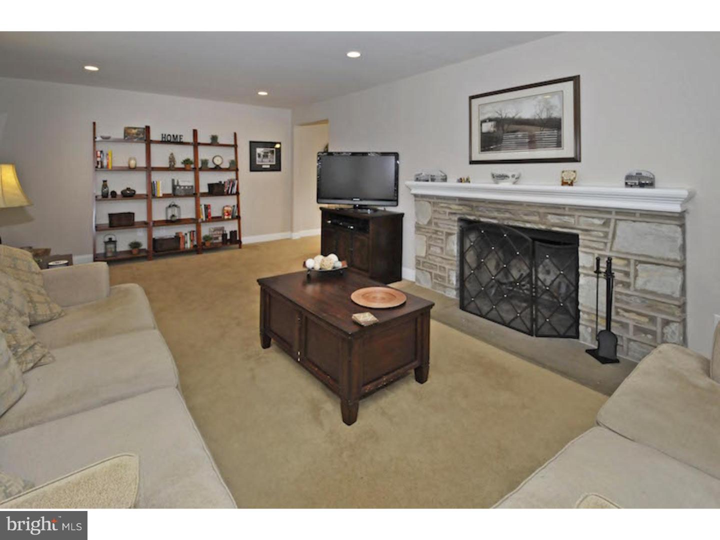 3535 Heaton Road Huntingdon Valley, PA 19006 - Photo 8 of 19 Living Room