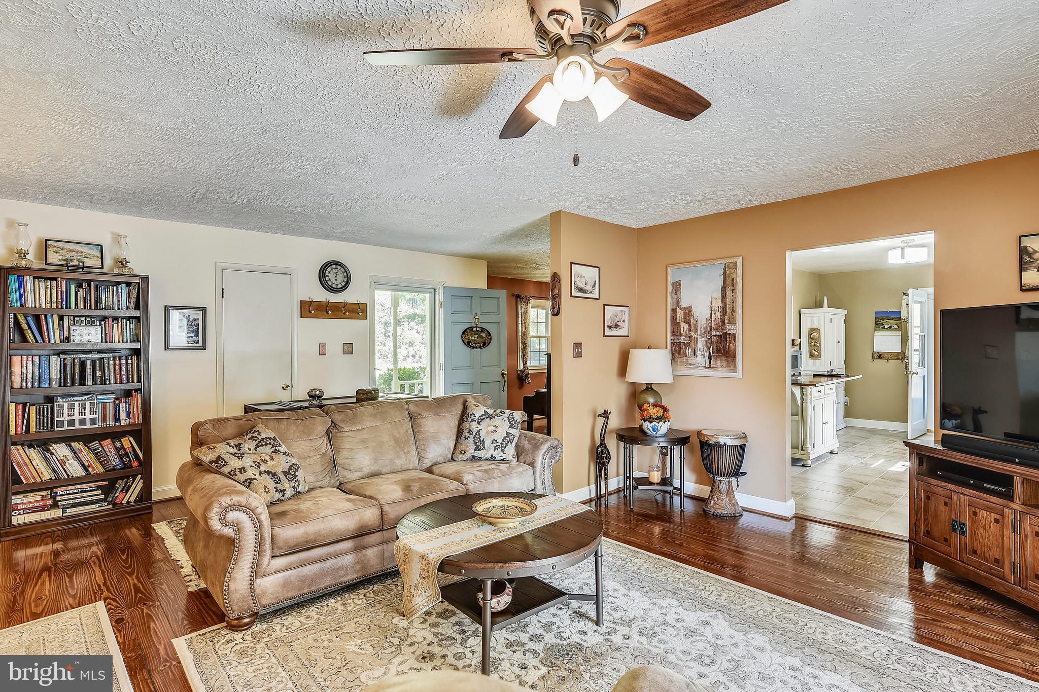 9583 Routts Hill Road Warrenton, VA 20186 - Photo 10 of 36 Living Room View to Kitchen