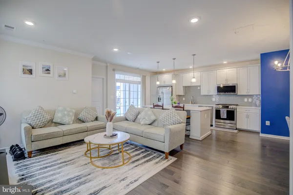 $527,000 | 43032 Stuarts Glen Terrace, Unit 106, Ashburn, VA 20148
