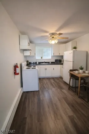 $1,750 | 199 North Beverwyck Road, Unit B1, Lake Hiawatha, NJ 07034
