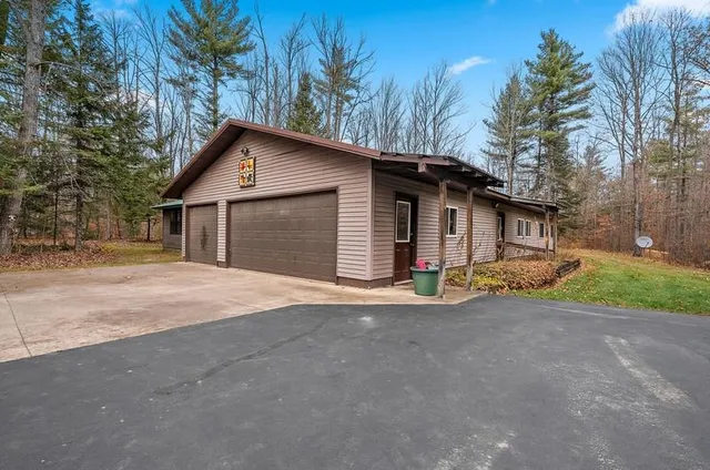 $799,900 | 14754 North McComb Lake Road, Mountain, WI 54149