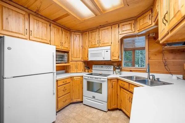 $799,900 | 14754 North McComb Lake Road, Mountain, WI 54149