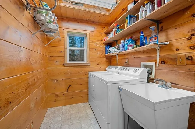 $799,900 | 14754 North McComb Lake Road, Mountain, WI 54149