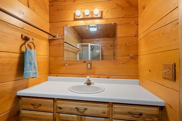 $799,900 | 14754 North McComb Lake Road, Mountain, WI 54149