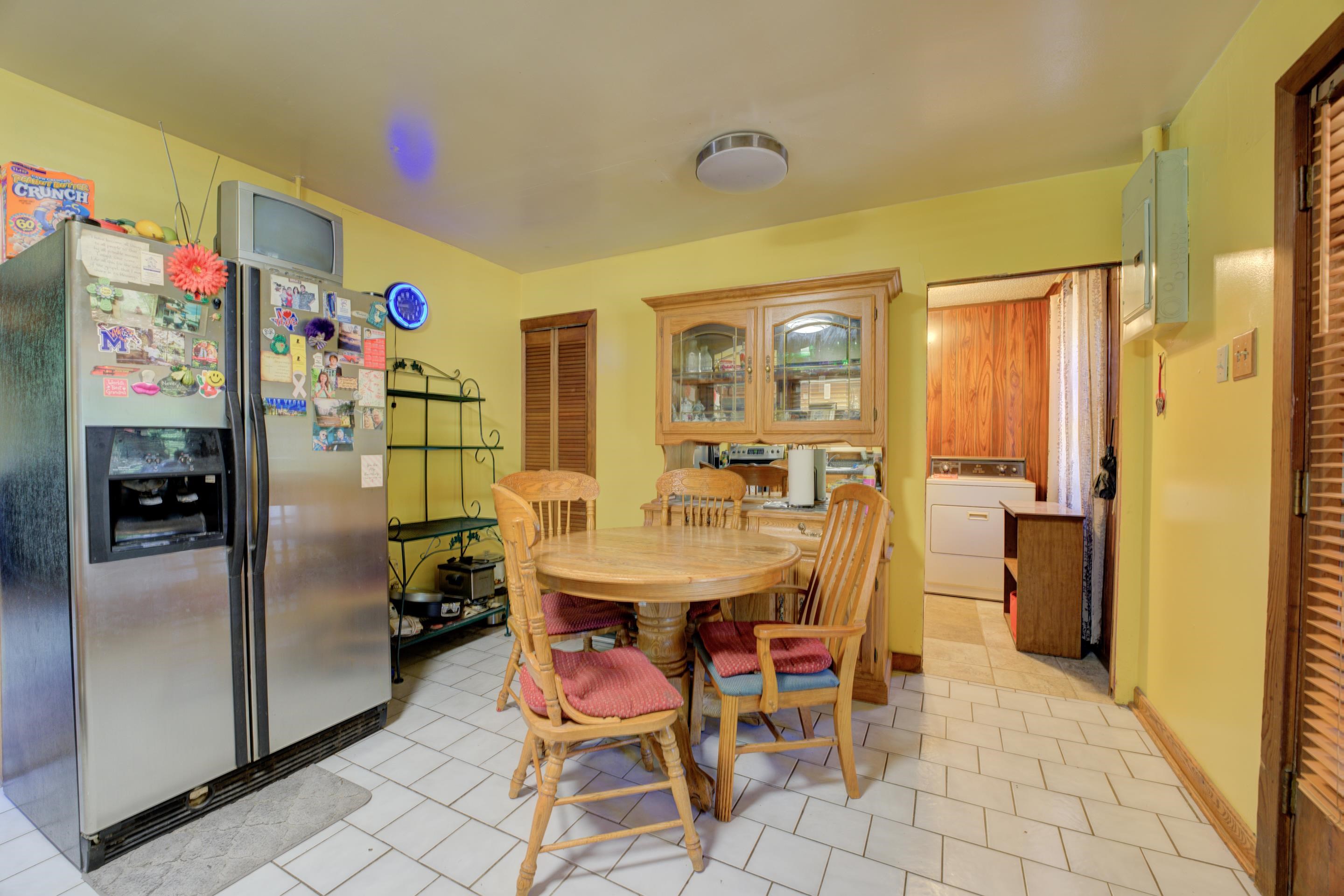 3649 Millington Road Memphis, TN 38127 - Photo 5 of 17 Enjoy your morning coffee in the charming breakfast area.