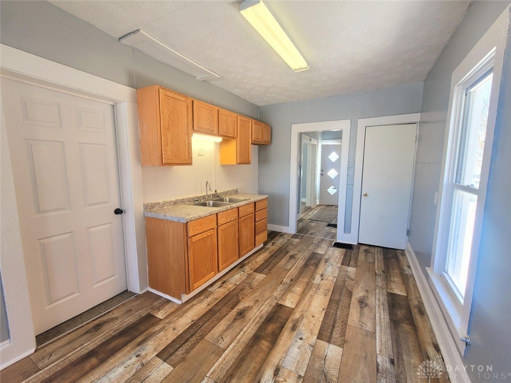 550 East Rose Street Springfield, OH 45505 - Photo 9 of 26