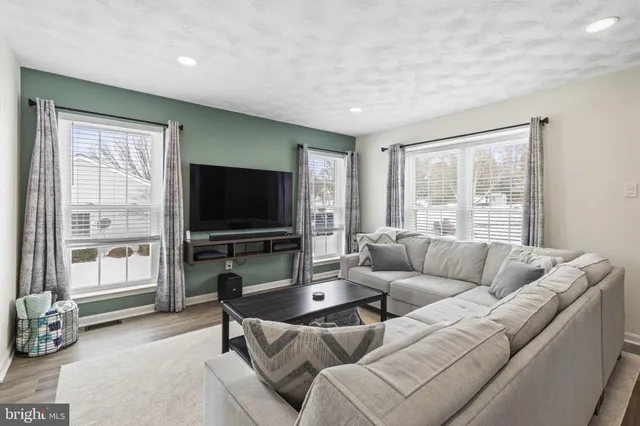 $375,000 | 113 Lee Street, Stewartstown, PA 17363