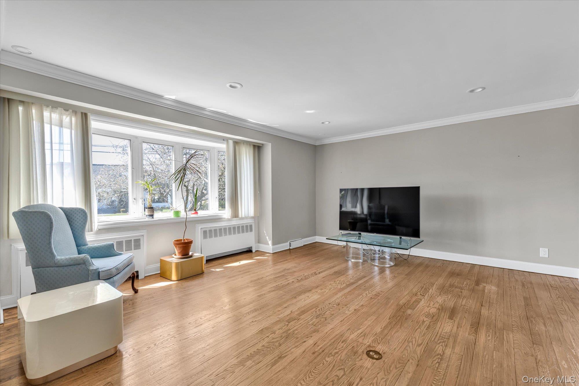 164 Blackheath Road Lido Beach, NY 11561 - Photo 6 of 32