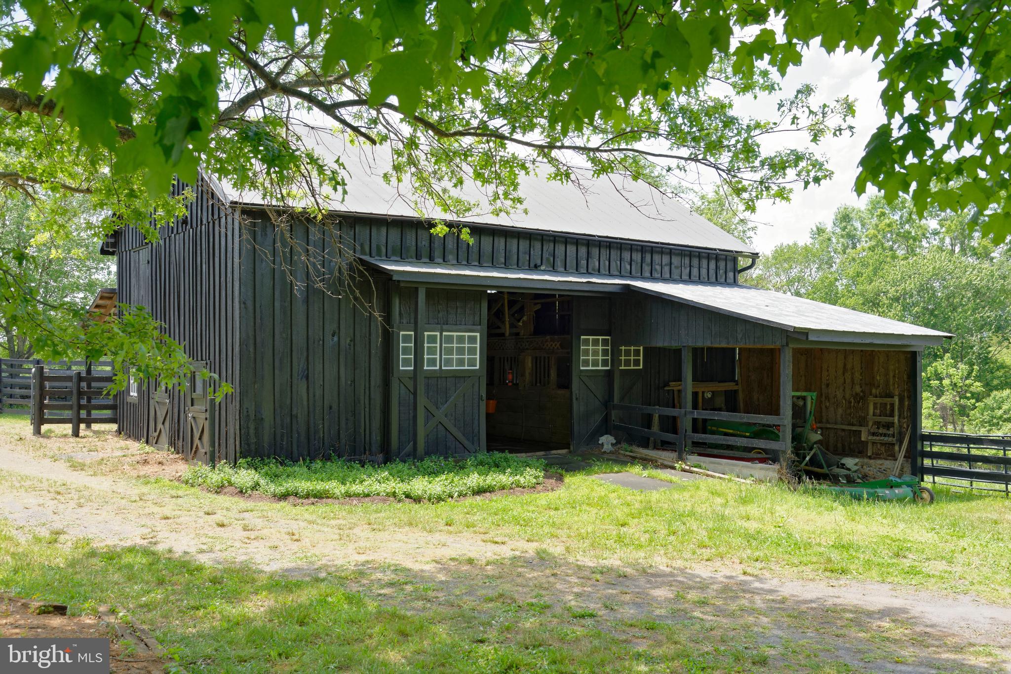 33195 Millville Road Upperville, VA 20184 - Photo 47 of 76 6-stall center aisle barn plus a big hayloft