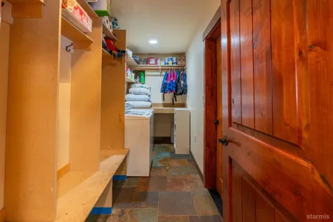 $1,149,000 | 1897 Talbot Place, South Lake Tahoe, CA 96150