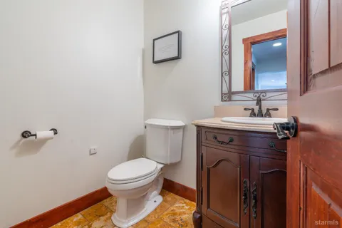 $1,149,000 | 1897 Talbot Place, South Lake Tahoe, CA 96150