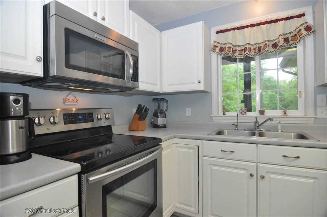 53 Briarwood Hill Road Exeter, RI 02822 - Photo 8 of 37