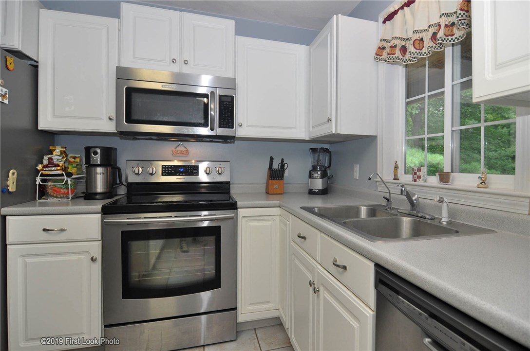 53 Briarwood Hill Road Exeter, RI 02822 - Photo 9 of 37