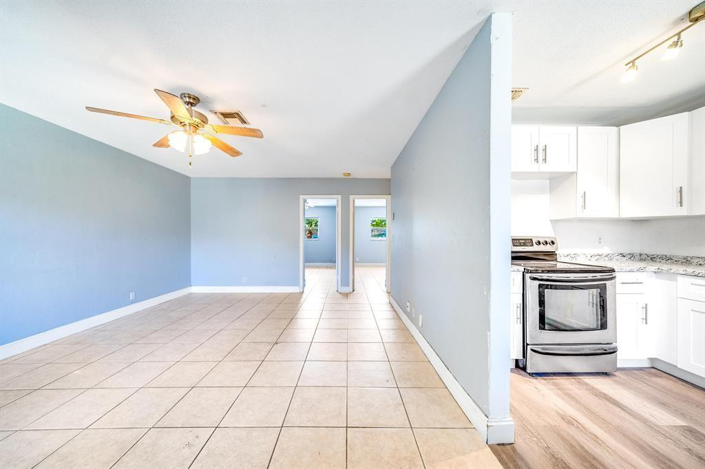 260 Northwest 19th Street, Unit 28 Boca Raton, FL 33432 - Photo 4 of 26 Photo 4