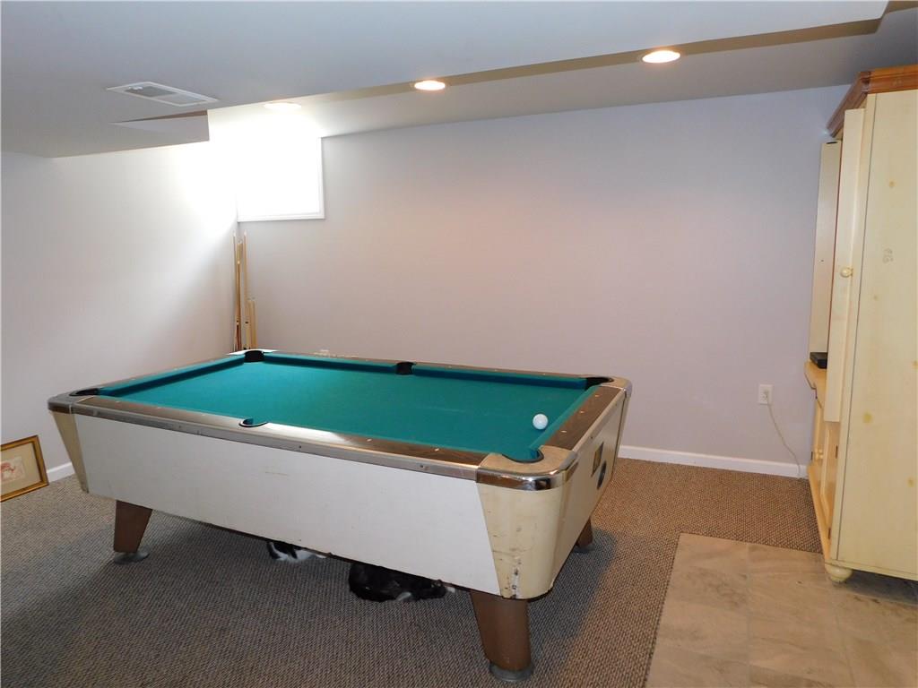 949 Broughton Road Pittsburgh, PA 15236 - Photo 20 of 25 Gallery Image 20