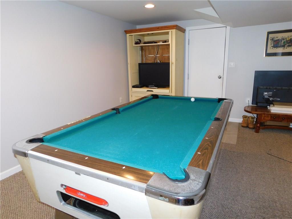 949 Broughton Road Pittsburgh, PA 15236 - Photo 21 of 25 Gallery Image 21
