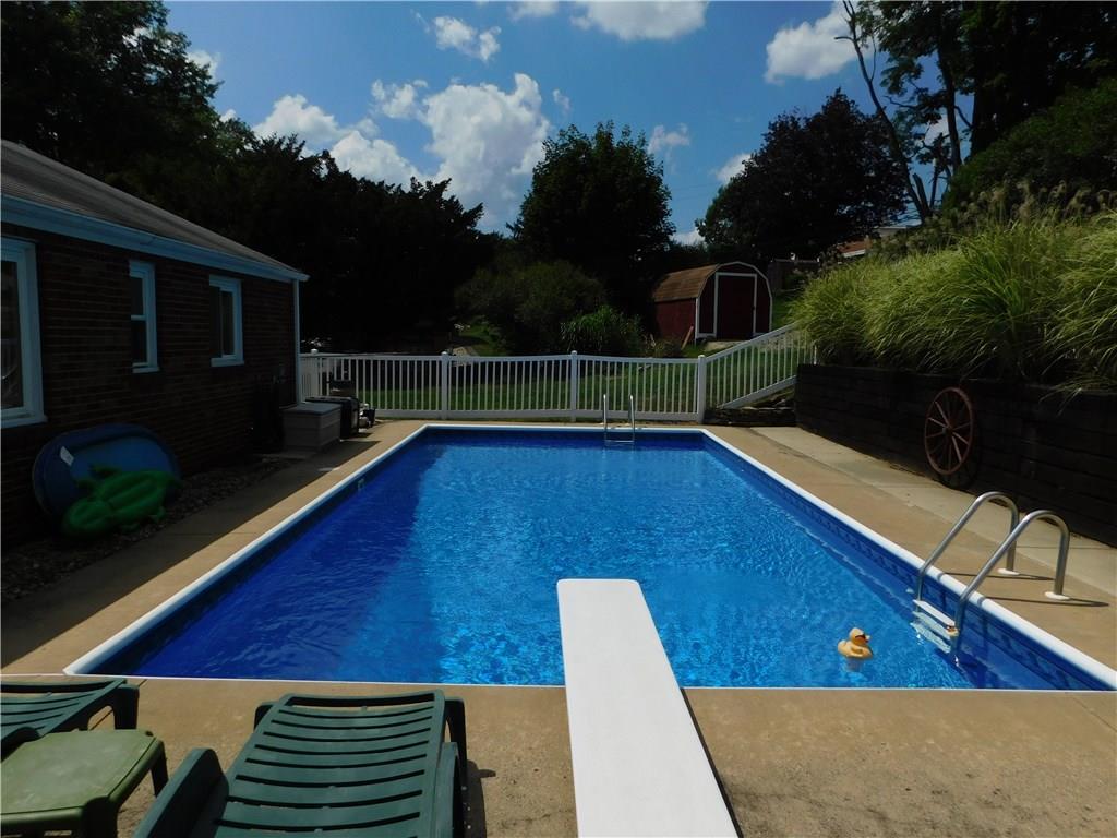 949 Broughton Road Pittsburgh, PA 15236 - Photo 5 of 25 Gallery Image 5
