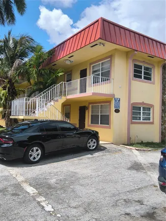 $1,550 | 1826 Cleveland Street, Unit 3, Hollywood, FL 33020