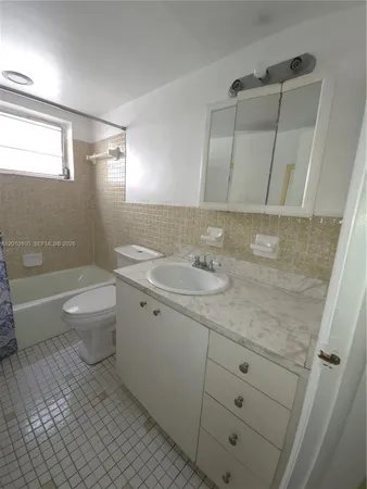$1,550 | 1826 Cleveland Street, Unit 3, Hollywood, FL 33020