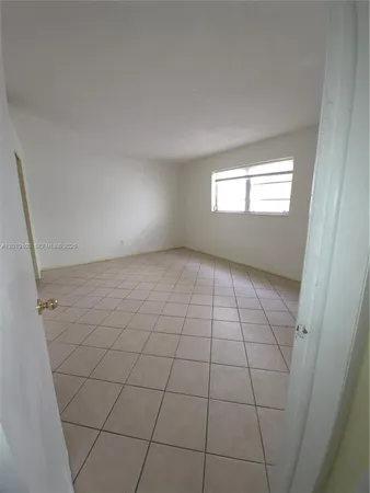 $1,550 | 1826 Cleveland Street, Unit 3, Hollywood, FL 33020
