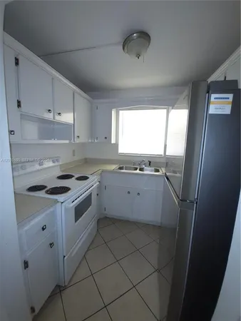 $1,550 | 1826 Cleveland Street, Unit 3, Hollywood, FL 33020
