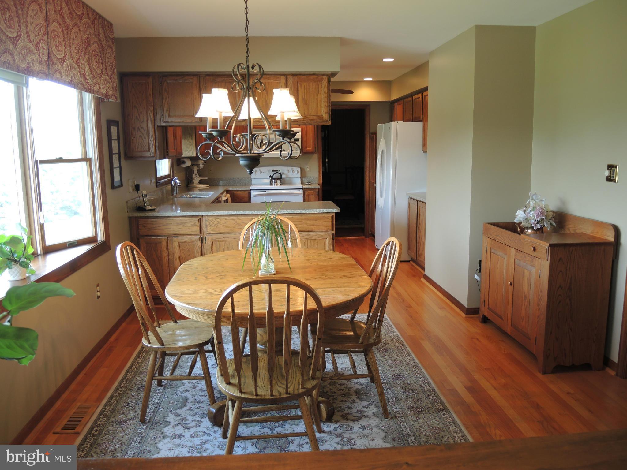 9620 Ridge View Drive Marshall, VA 20115 - Photo 15 of 30 Dinette into Kitchen