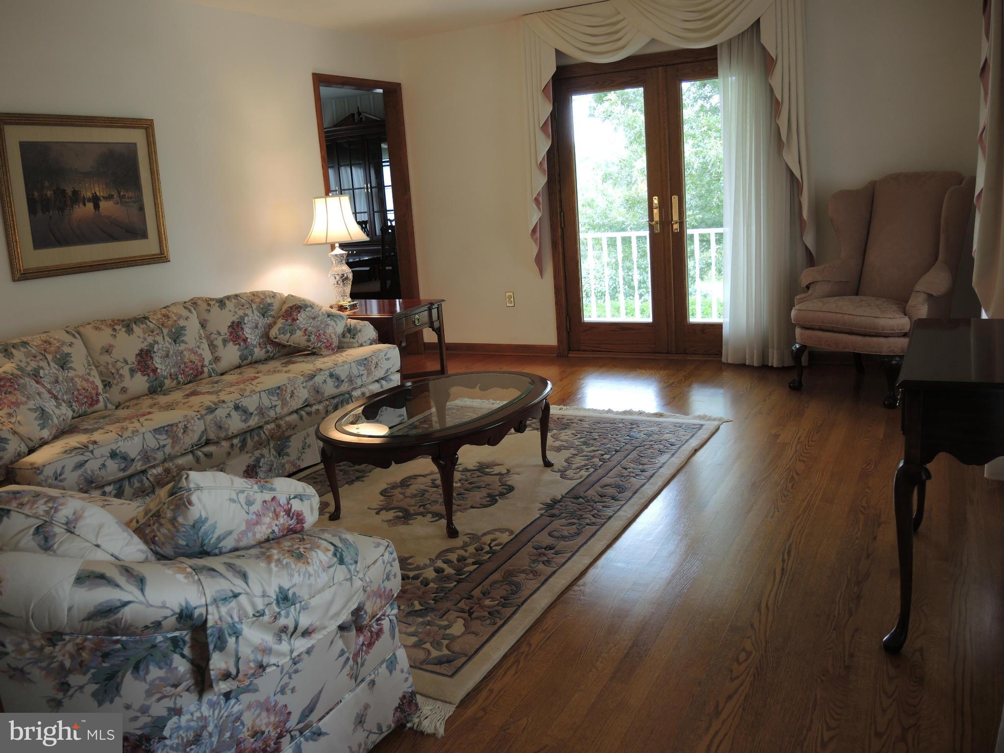 9620 Ridge View Drive Marshall, VA 20115 - Photo 9 of 30 Living Room/French Doors to Front Porch