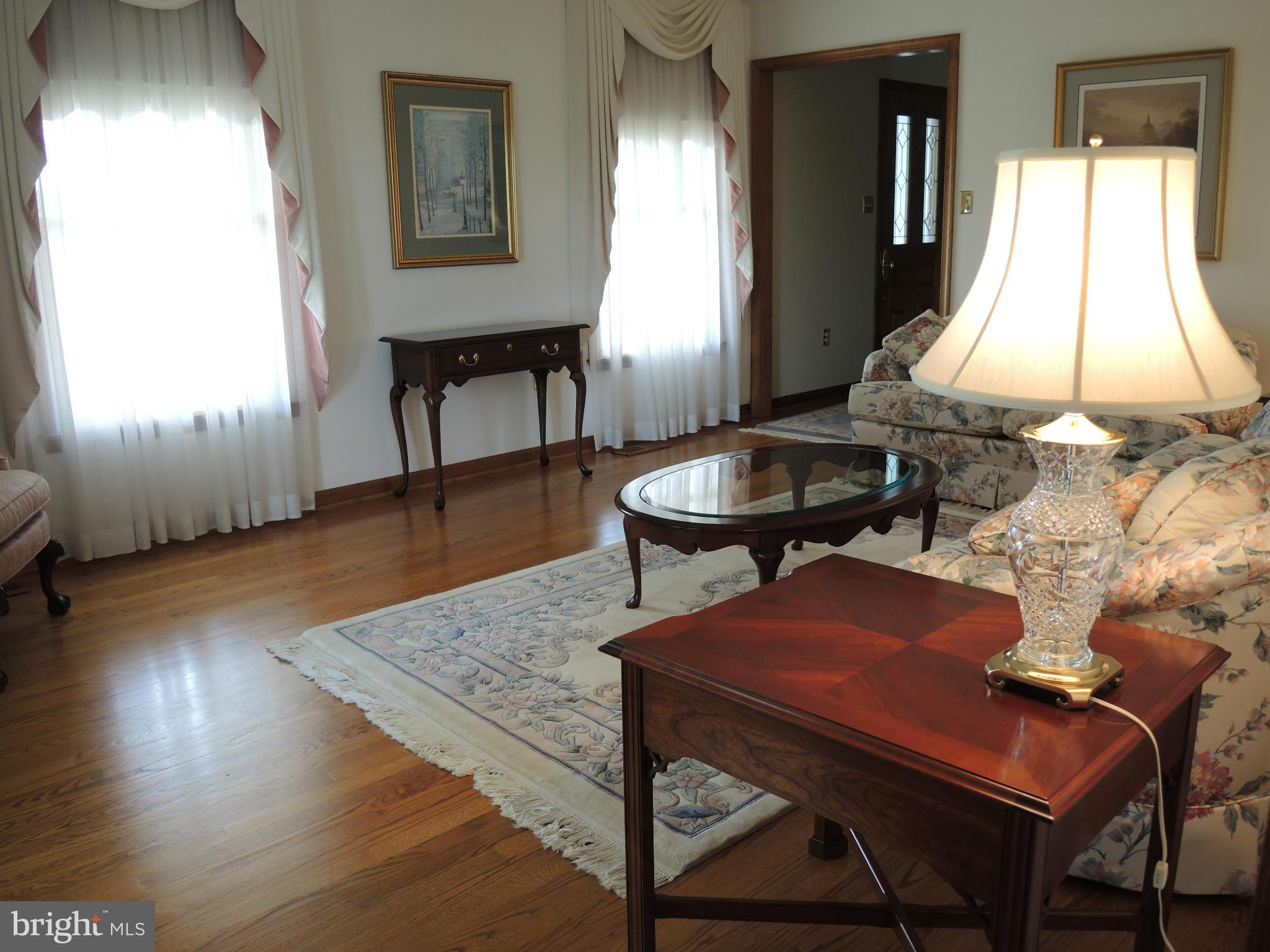 9620 Ridge View Drive Marshall, VA 20115 - Photo 10 of 30 Living Room View to Foyer