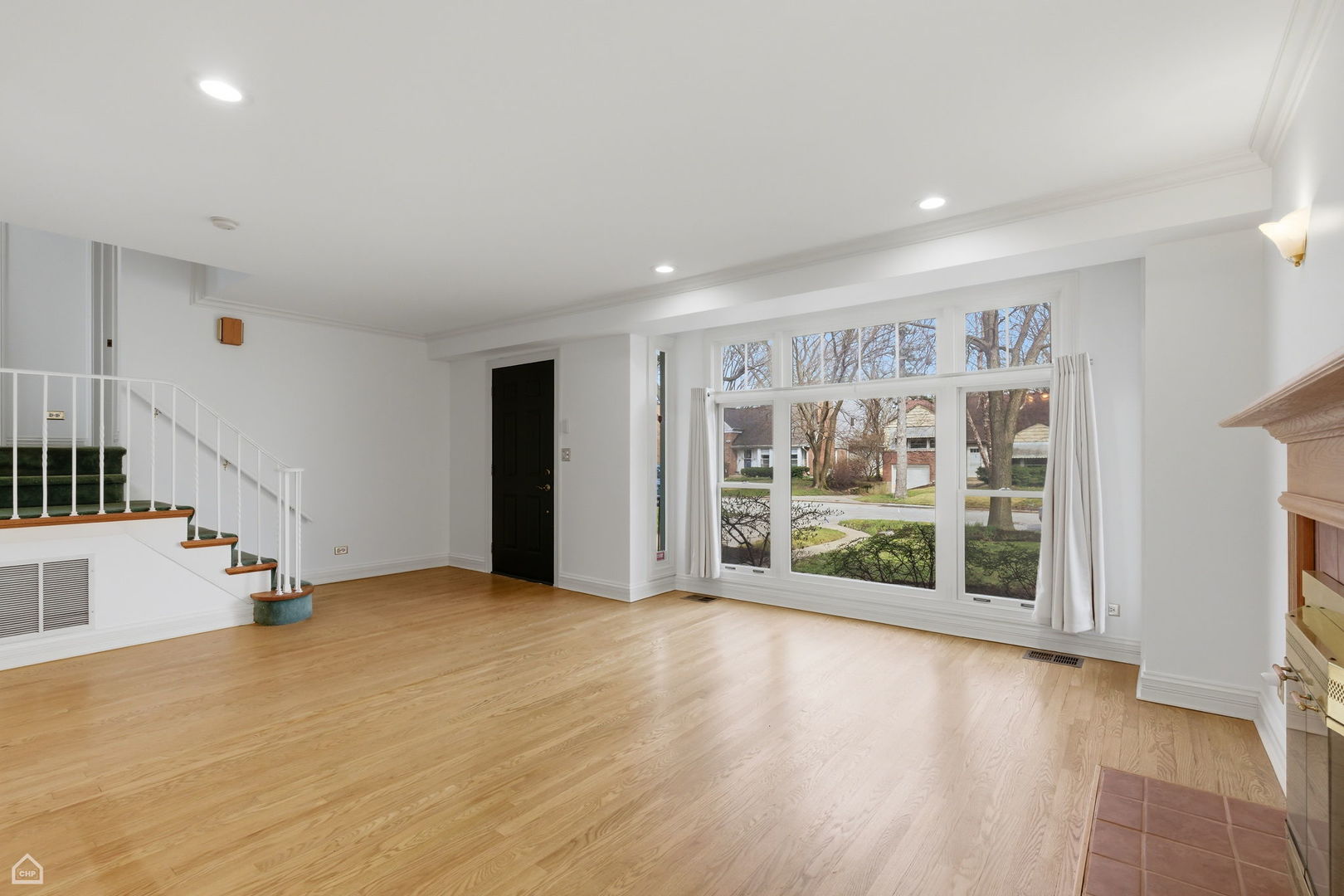 98 Williamsburg Road Evanston, IL 60203 - Photo 2 of 25