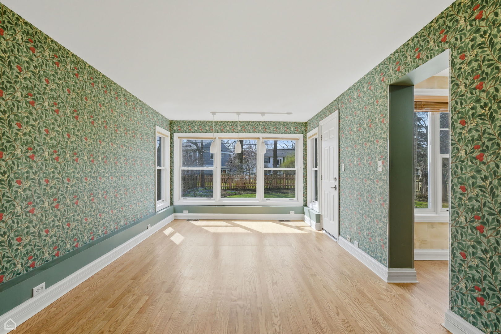 98 Williamsburg Road Evanston, IL 60203 - Photo 6 of 25