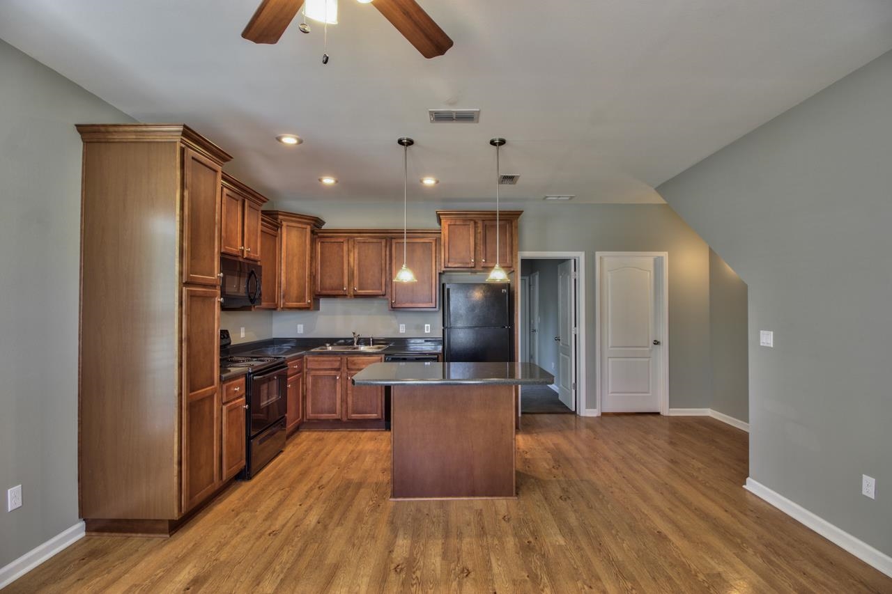 2003 Bloomington Avenue, Unit 8S Tallahassee, FL 32304 - Photo 8 of 34