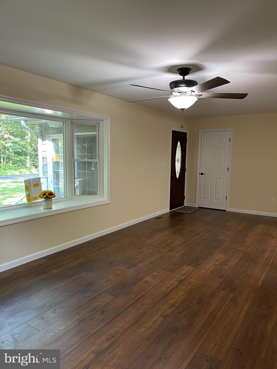 832 Bouchelle Road Elkton, MD 21921 - Photo 22 of 42 Spacious living room