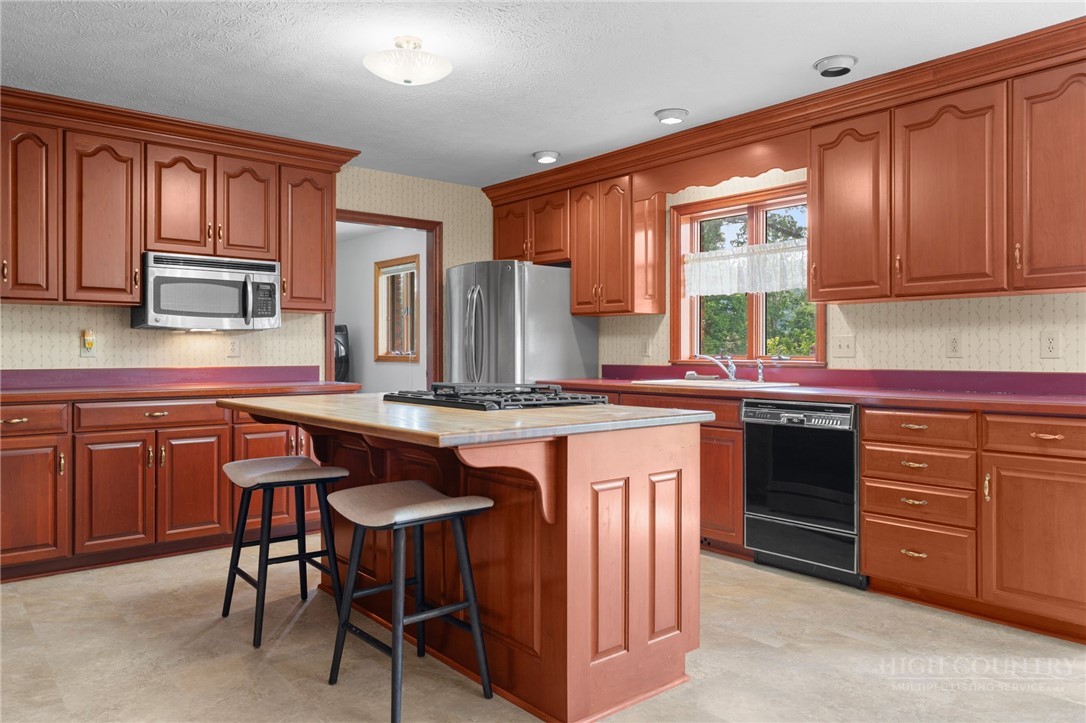1701 Nc Highway Crumpler, NC 28617 - Photo 24 of 50