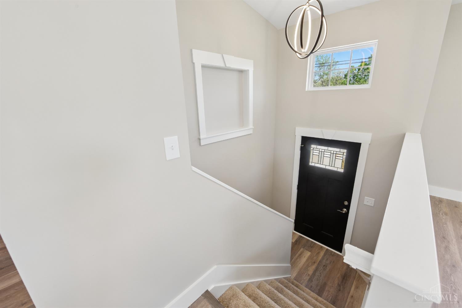 1115 Compton Road Cincinnati, OH 45231 - Photo 4 of 47