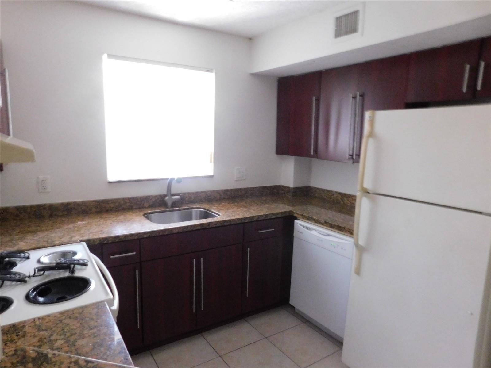 741 North Pine Island Road, Unit 307 Plantation, FL 33324 - Photo 6 of 18 Photo 6
