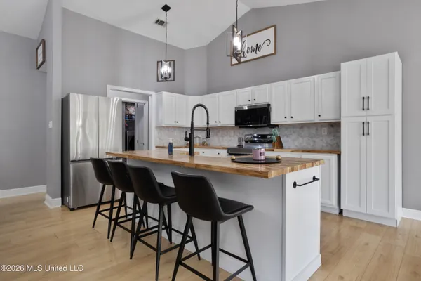 $330,000 | 6 Deerwood Drive, Perkinston, MS 39573