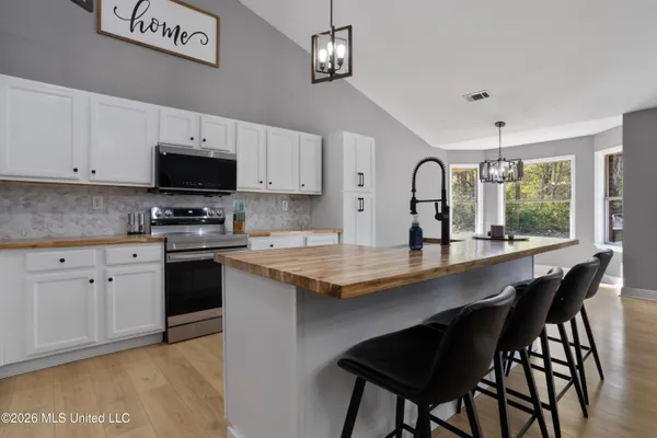 $330,000 | 6 Deerwood Drive, Perkinston, MS 39573