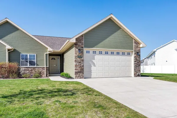 $382,900 | 2206 Blue Stem Lane, De Pere, WI 54115