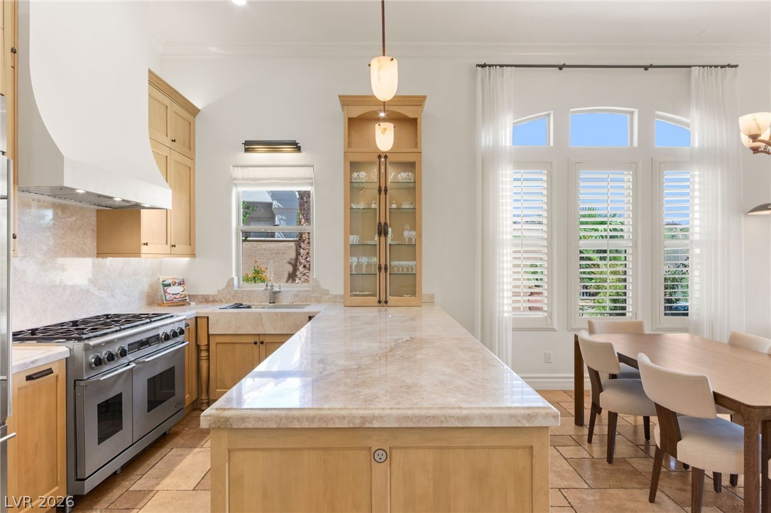 4 Vía Ravello Henderson, NV 89011 - Photo 5 of 31 Kitchen w/Taj Mahal Quartz Countertops