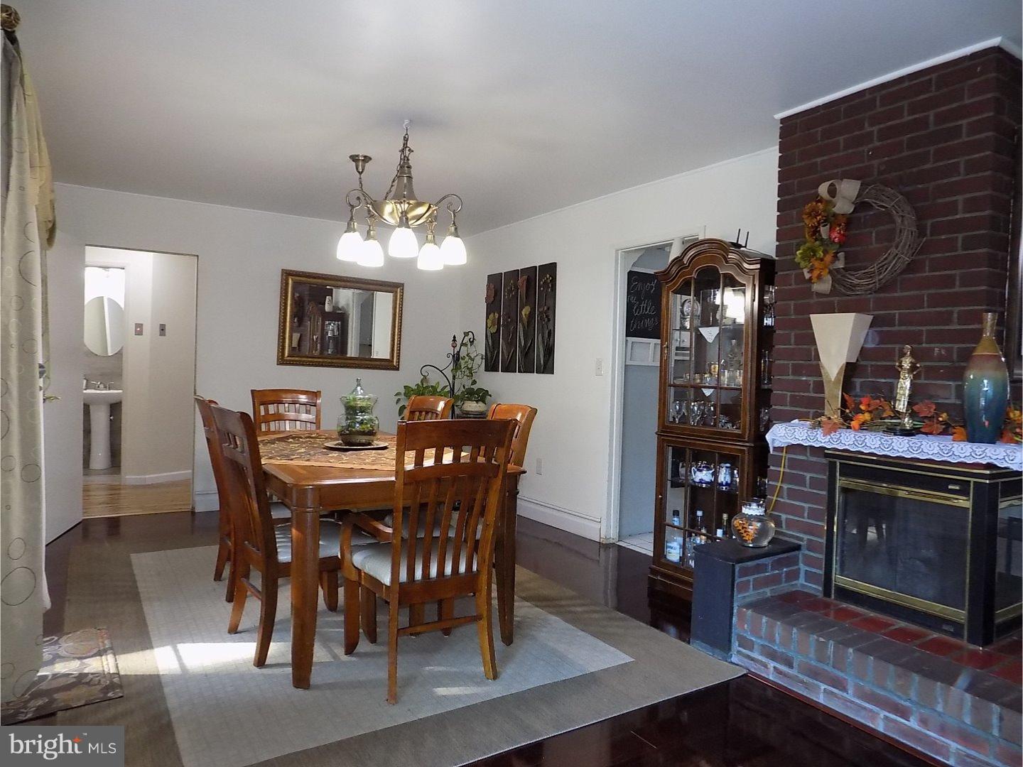 8 Fallenrock Road Levittown, PA 19056 - Photo 4 of 22 Dining Room