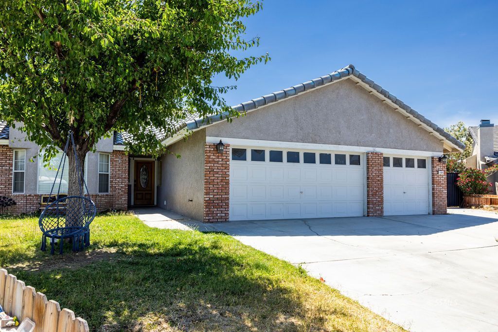 1221 Alysa Court Ridgecrest, CA 93555 - Photo 2 of 44