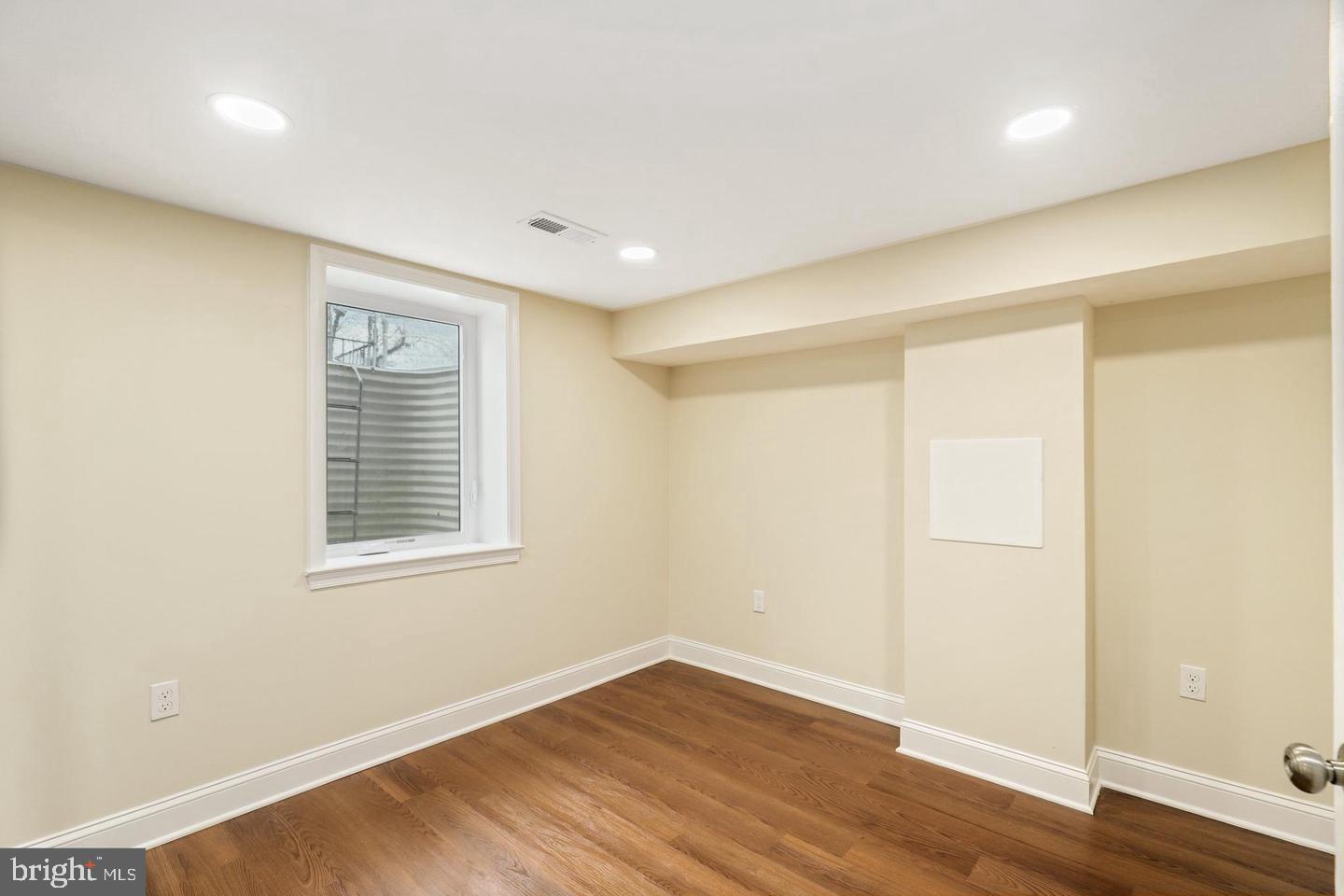 5011 Nantucket Road College Park, MD 20740 - Photo 30 of 35