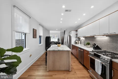 $700,000 | 1509 Reed Street, Philadelphia, PA 19146