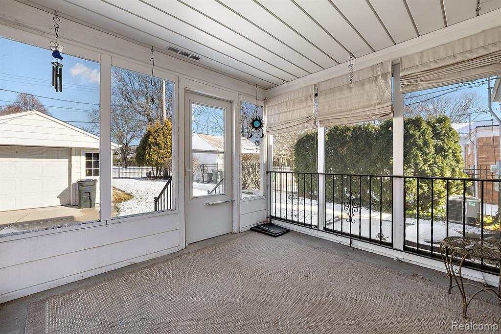 1581 Cheltenham Road Birmingham, MI 48009 - Photo 26 of 29