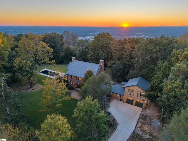 $2,995,609 | 220 Lake Cir Drive, Greenville, SC 29609