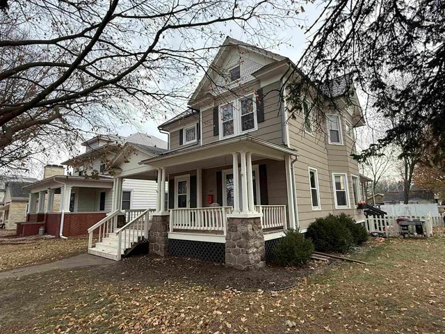 $195,000 | 410 South Sawyer Street, Shawano, WI 54166