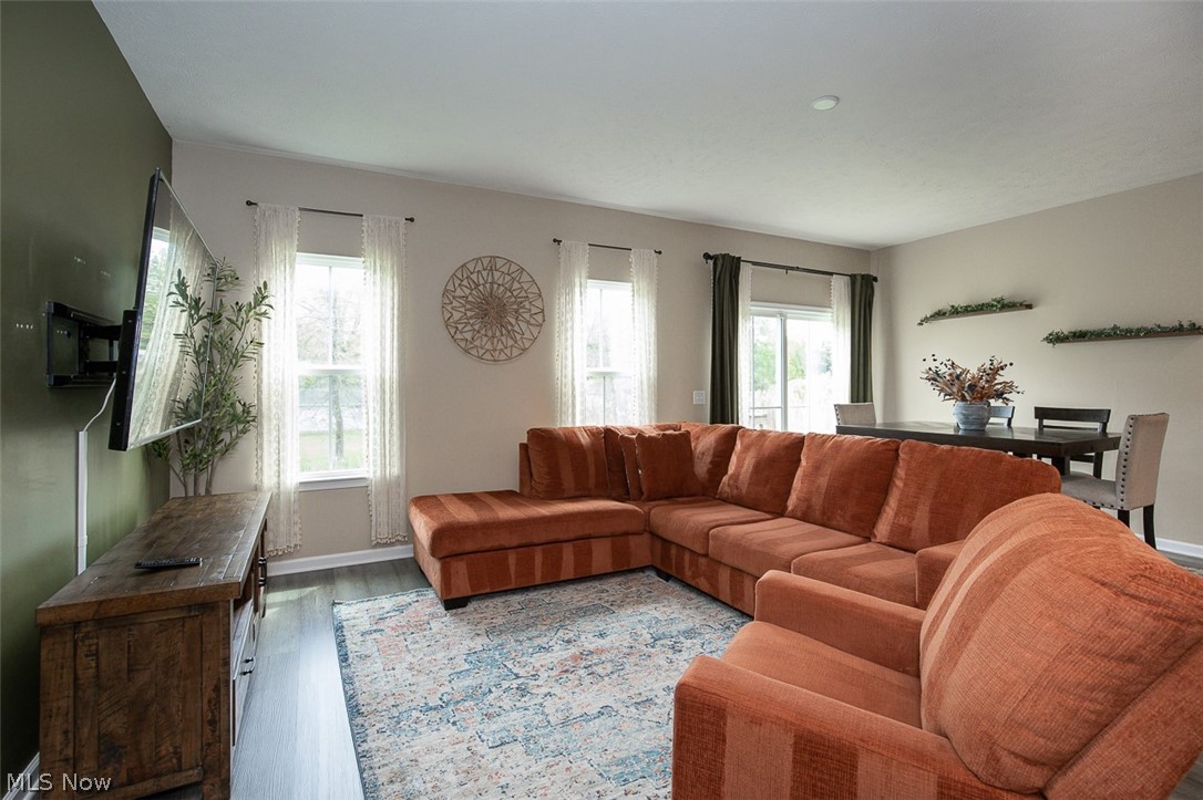 1165 Meadow Run Akron, OH 44321 - Photo 14 of 32