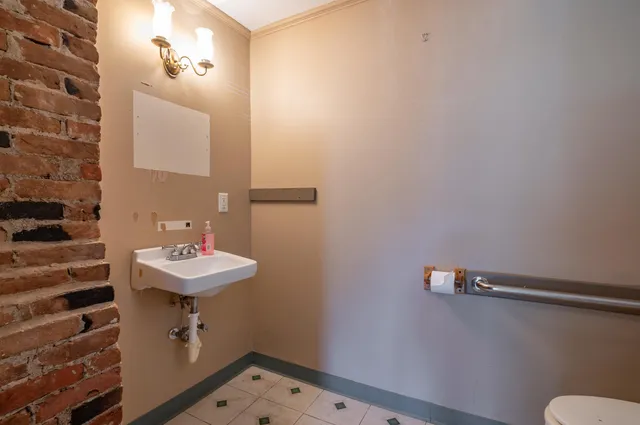 $250,000 | 11 Main Street, Greenville, NH 03048