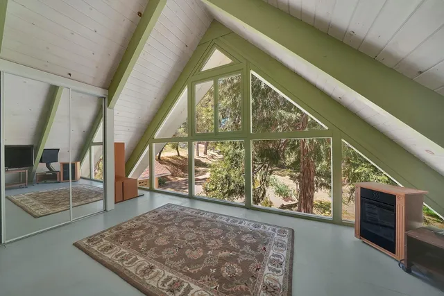 a view of an entryway