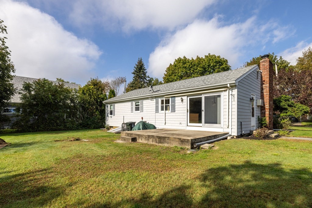 110 Bushee Road Swansea, MA 02777 - Photo 3 of 28 Gallery Image 3